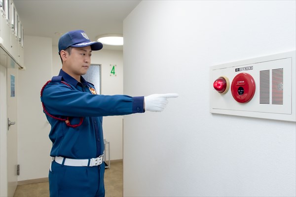 施設警備の警備員の仕事内容や勤務地は?倉庫や工場、商業施設などの施設警備についても解説